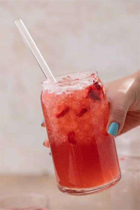 How To Make Starbucks Strawberry Acai Refresher Lifestyle Of A Foodie