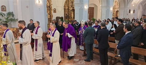 El Obispo Preside La Misa Funeral Por El Eterno Descanso Del Alma De Su