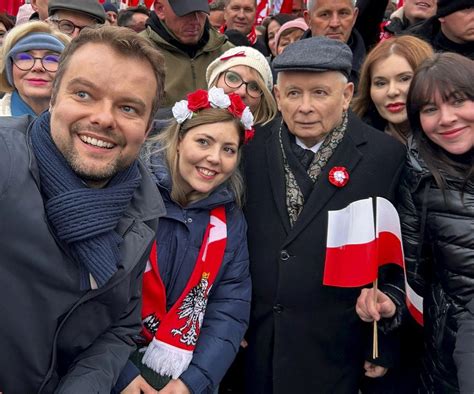 Dawno Niewidziana Marta Kaczy Ska Towarzyszy A Stryjowi Na Marszu