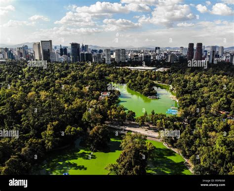 Castillo De Chapultepec El Bosque De Chapultepec Parque Urbano En La