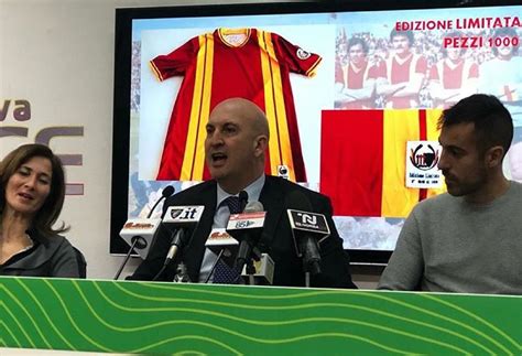 Un Tuffo Nel Passato In Lecce Foggia La Maglia Della Storica