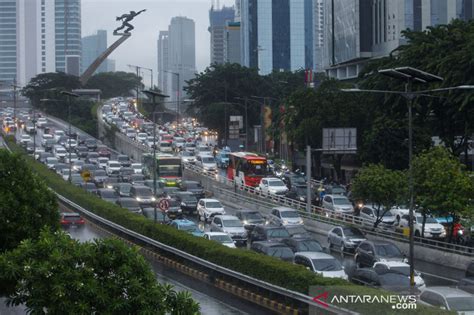 Mulai 24 Desember Angkutan Barang Dilarang Melintas Di Tol Okezone