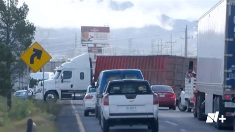 Chóferes Cumplen más de 24 Horas Varados tras el Cierre de Carretera