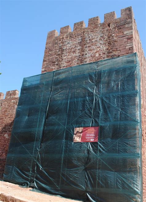 Obras De Conserva O E Restauro No Castelo De Silves