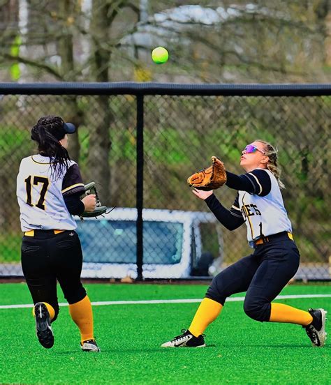 Softball Defeated In Two Games By Hudson Valley The Buzz