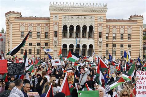 Hiljade ljudi pridružilo se propalestinskim protestima u BiH Bosna