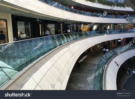 Istanbulturkeyseptember Kanyon Shopping Centerkanyon Multipurpose