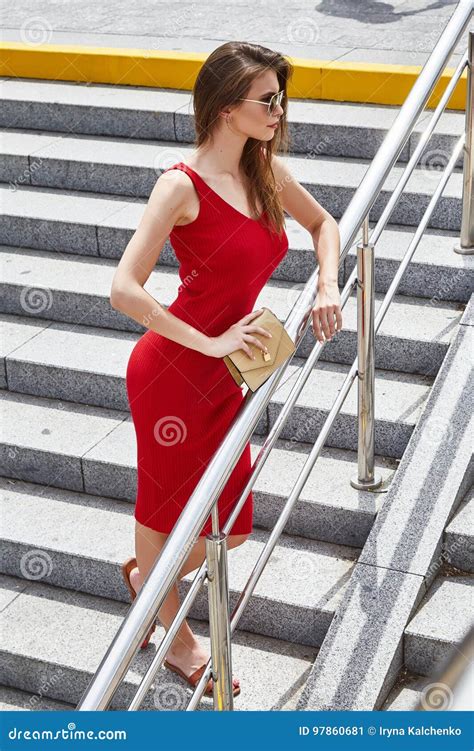 Elegant Business Woman Walk Down The Stairs On The Street S Stock Image Image Of Beautiful