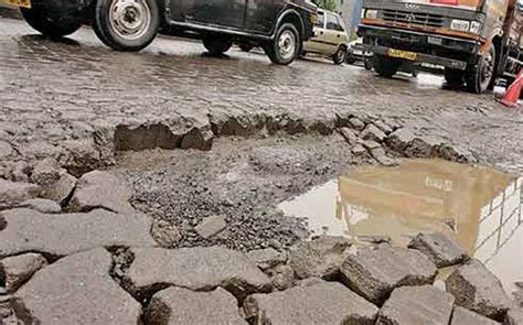 Mumbai Bmc Fines Lalbaugcha Raja Rs 486 Lakh For Over 243 Potholes In