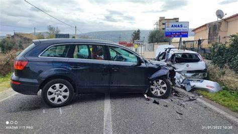 Incidente Stradale Sulla Ex Ss Una Donna Estratta Dalle Lamiere