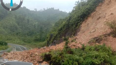 Banjir Dan Longsor Melanda Pesisir Selatan Sumbar Jalan Terputus