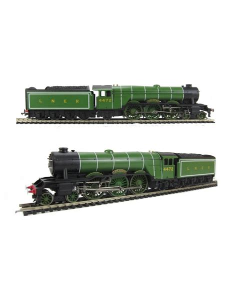 HORNBY OO SCALE LOCOMOTIVE R3086 Gresley Class A3 4 6 2 4472