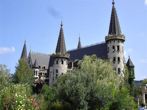8 imposing castles in Bulgaria - kashkaval tourist