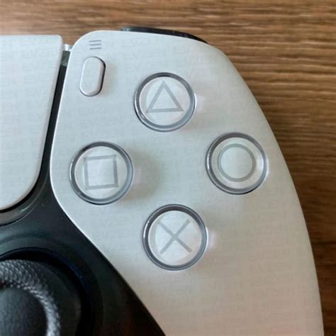 The Most Up Close Ps5 Controller Images Yet Show Previously Unseen