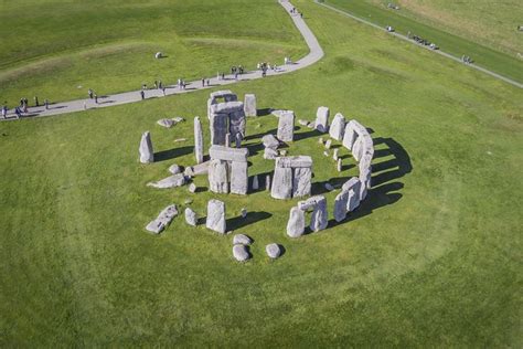 Stonehenge Windsor And Bath Day Trip From London Hellotickets