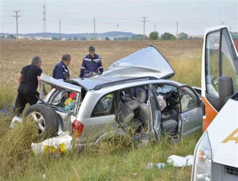 Жена и дете загинаха при тежка катастрофа край Кресна Новини от Actualno