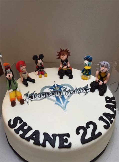 Kingdom Of Hearts Cake Made By Angelique Bond Cake How To Make Cake