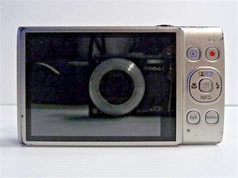 Canon Powershot Ixy Elph Silver Mp Point Shoot Digital