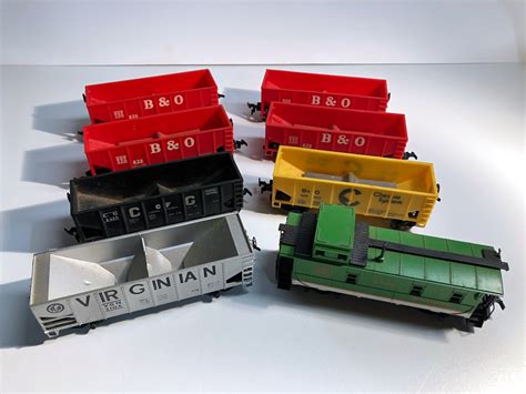 Vintage Ho Freight Train Cars Lot Of 8 Flyboyz