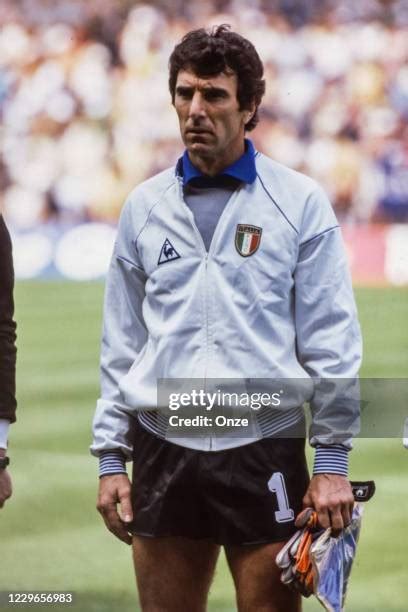 212 Dino Zoff 1982 Stock Photos, High-Res Pictures, and Images - Getty Images