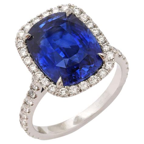 10 Carat Ceylon Blue Sapphire And Diamond Ring For Sale At 1stdibs 10 Carat Sapphire Ring 10