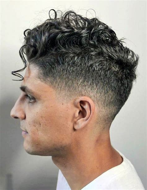 40 Fresh Hairstyles For Men With Wavy Hair Faded Hair Men Nbkomputer