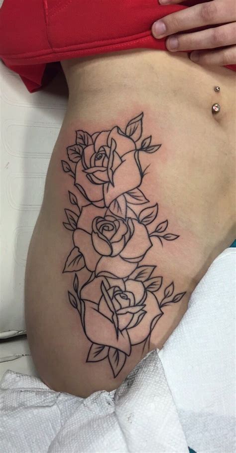 Roses On The Front Of Right Hip Hip Tattoo Tattoo Shading Leg Tattoos