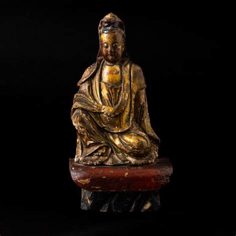 Figura Di Guanyin Scolpita In Legno Laccato E Dorato Cina Dinastia Qing Xix Secolo Asta