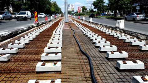 Se Reiau Lucr Rile La Linia Tramvaiului Pe Datorie Muncitorii Au