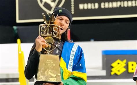 Jornal Correio Rayssa Leal se torna campeã mundial de skate street