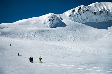 Ruapehu ski touring from WTMC lodge – Wellington Tramping and ...