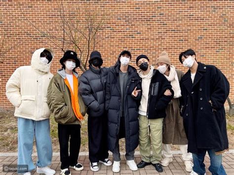 جايهوب عضو فرقة BTS يحلق شعره بقصة الطنين