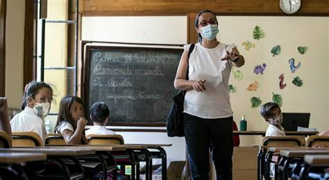 Scuola In Dad Dopo Le Vacanze Di Natale Elementari E Asili A Rischio