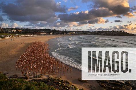 Spencer Tunick Nude Beach Installation Sydney Thousands Of People Stand Nude As Part Of An