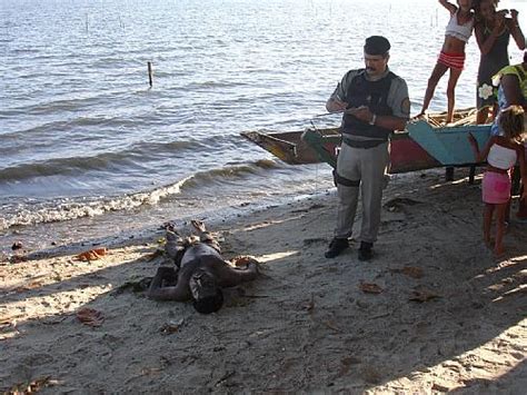 Corpo Encontrado Na Lagoa Munda Alagoas Horas L Der Em