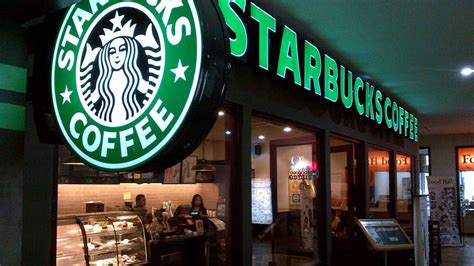 Starbucks A Roma A Piazza San Silvestro Il Primo Store Della Capitale