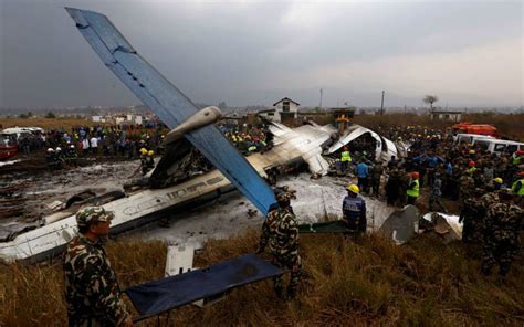 Avión con 71 personas a bordo se estrella en Nepal reportan 49 muertos