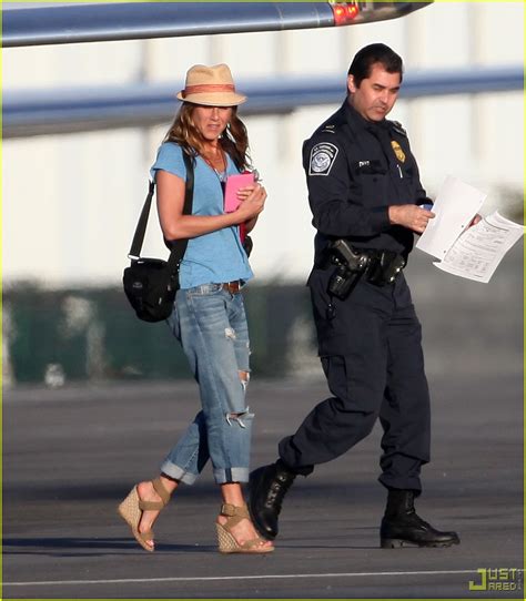 Jennifer Aniston Heads Home After Cabo Vacation: Photo 2366731 ...