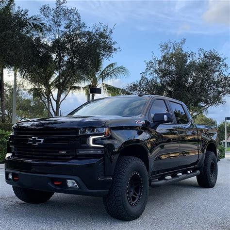 ‘21 Trail Boss With 17” Method Wheels On 35” Bfg Ko2s Rsilverado