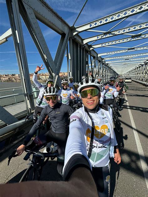 El Zamora Enamora Cycling Team Se Concentra En Carnaval Para La