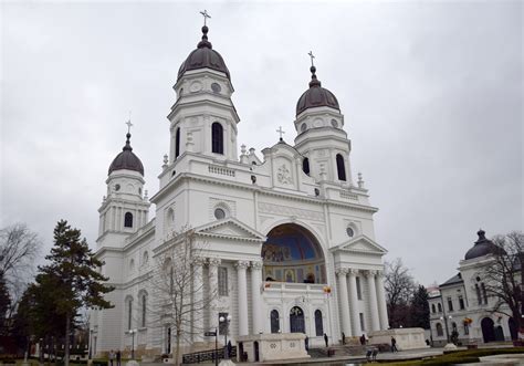 Nt Mpinarea Domnului Hramul Istoric Al Catedralei Mitropolitane Din