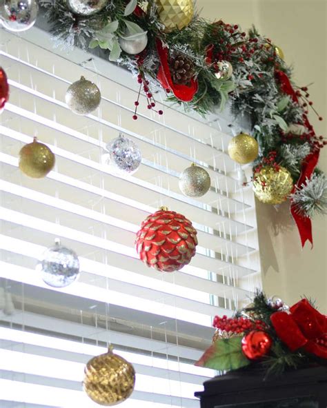 40 Best Christmas Window Decorations Christmas Window Ideas