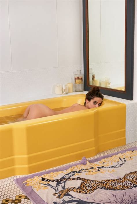 Loulou Robert Nude Photos Thefappening