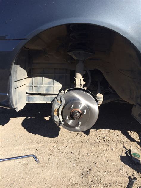 Замена передних тормозов — Hyundai Accent (2G), 1,5 л., 2008 года ...