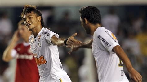 Neymar inspires Santos - Eurosport