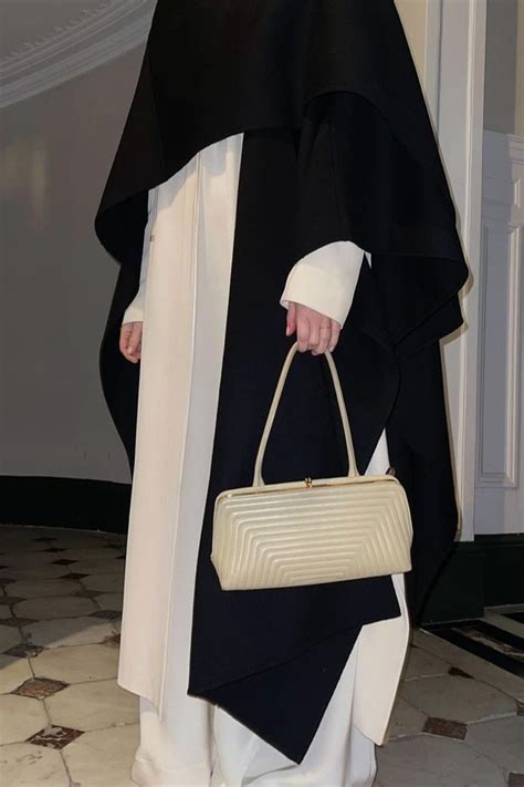 Florence Cools in La Collection | Versatile fashion, City style, Collection