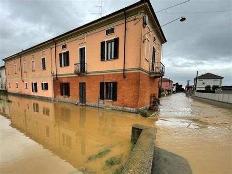 Litalia Nella Morsa Del Maltempo Da Nord A Sud Forti Piogge Vento E