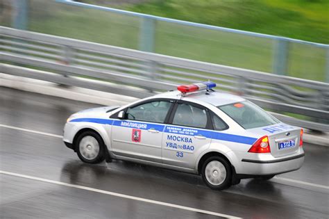 File:A Car of Russian Police is in a rainy day.jpg - Wikimedia Commons