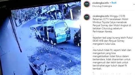 Viral Rekaman Video Cctv Detik Detik Mobil Tabrak Tukang Siomai Dan Angkot