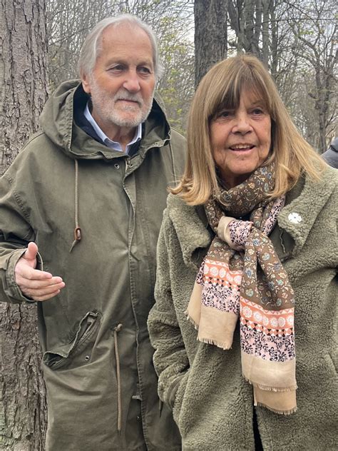 Vid O Chantal Goya Install E Avec Jean Jacques Debout Dans Une Maison